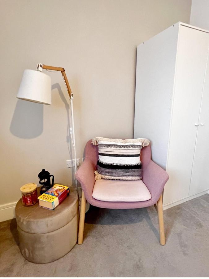 Lakeside Lux Bedroom With Parking, M4 Jct 11, Next To Train Station Редінг Екстер'єр фото